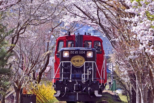 1480春の嵐山散策と嵯峨野トロッコ列車