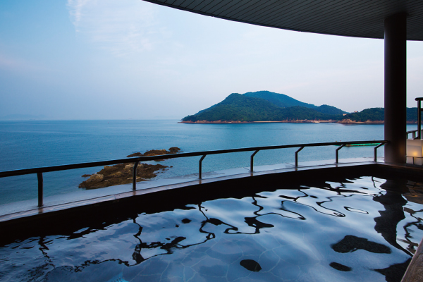 4866 潮待ちの港のレトロな街並みめぐり