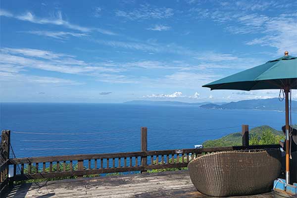 1808若狭湾で水揚げされた新鮮な魚を豪快に盛った濱盛り丼のご昼食