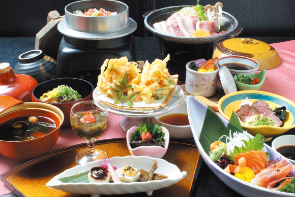 2825久美浜温泉 湯元館 丹後会席 と 砂丘メロン食べ放題