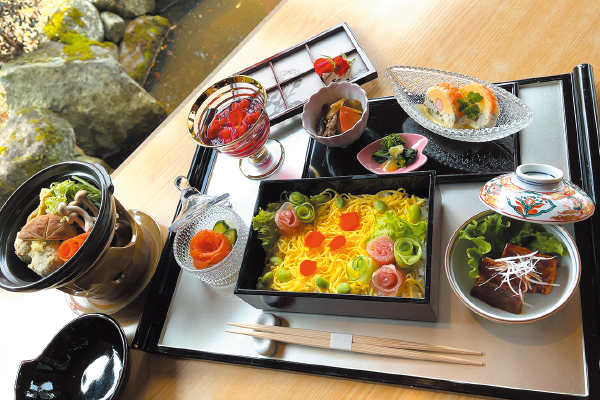 2839人気の 寺cafe 花美津姫（はなみずき）でいただく季節限定メニュー～ばら御膳～