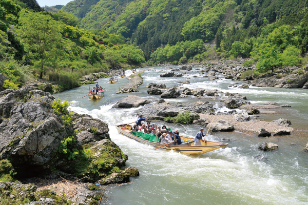 2847保津川下りと渡月橋ほとりに佇むらんざんで京料理のご昼食