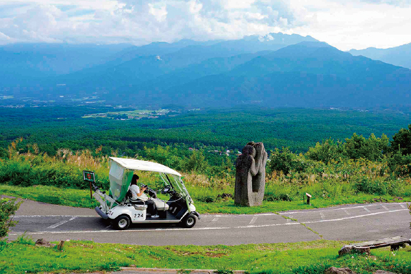2850カラマツの森に佇む八ヶ岳高原ロッジと天空の遊覧カートで雲上の世界へ！富士見高原リゾート