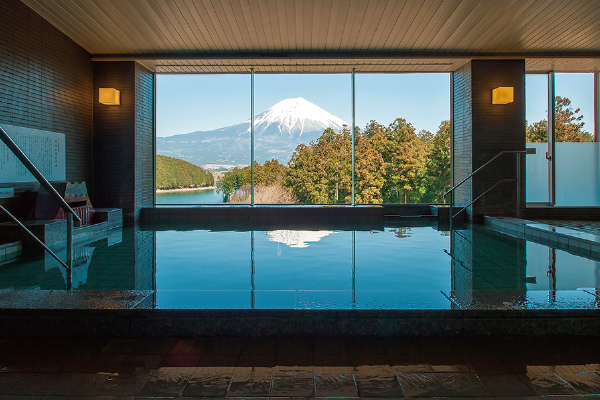 2854富士山ビューの絶景宿「休暇村富士」と日本一の山富士山を望む