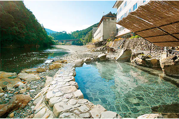 2213 河原を掘るとお湯が出る？？熊野の大自然で過ごす癒しの旅　川湯温泉ご宿泊