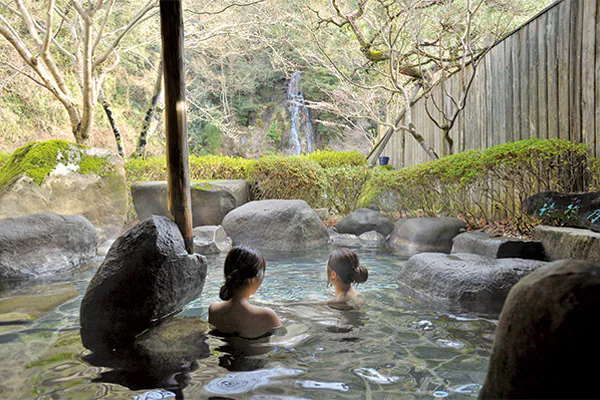 2262 美又温泉　なごみ湯宿かなぎと豪華絢爛！島根の伝統芸能石見神楽