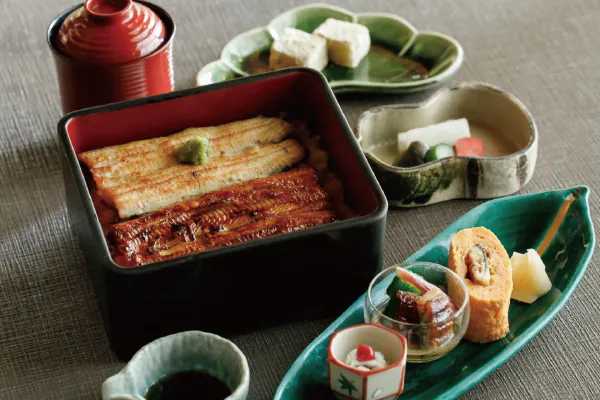 5956古都を結ぶ観光特急「あをによし」と創業明治24年料亭菊水楼の本格江戸前うなぎ専門店「うな菊」