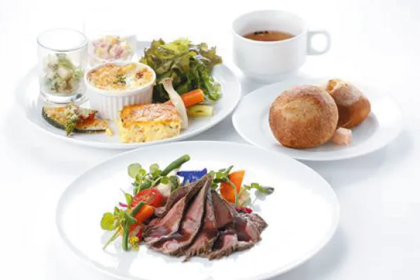 1843大江ノ郷リゾートでいただく絶品名物パンケーキと鳥取和牛のローストビーフ・ハーフビュッフェランチ