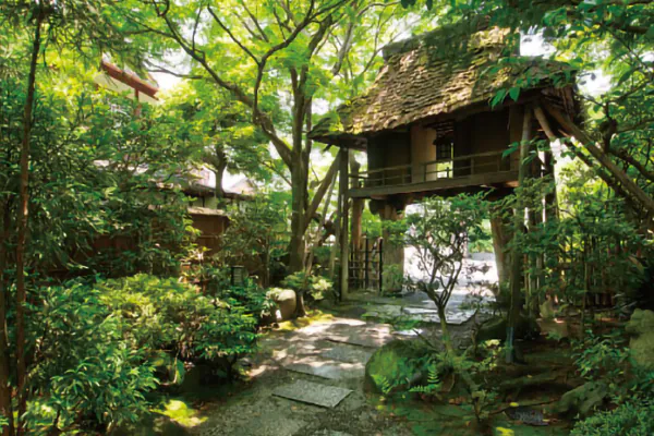 1865創業天正年間京都・洛北の老舗料亭「山ばな平八茶屋」と青もみじの京都大原三千院