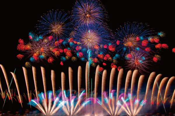 2874温泉旅館で2連泊　イス席から観賞！第98回全国花火競技大会「大曲の花火」