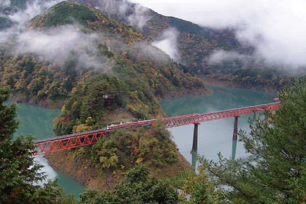 4776日本唯一のアプト式列車大井川鐵道 湖に浮かぶ奥大井湖上駅と富士山と駿河湾を一望ホテルアンビア松風閣